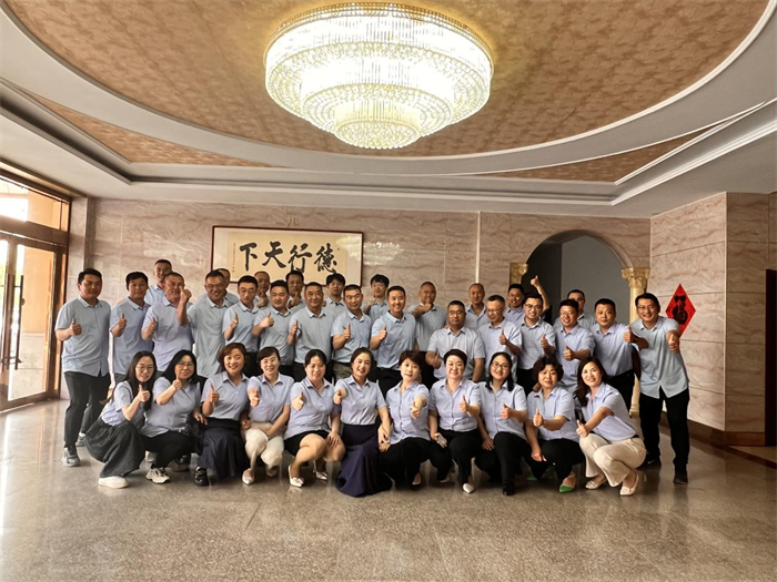 未來不負韶華，繼續(xù)砥礪前行，第一季度總結(jié)大會順利召開